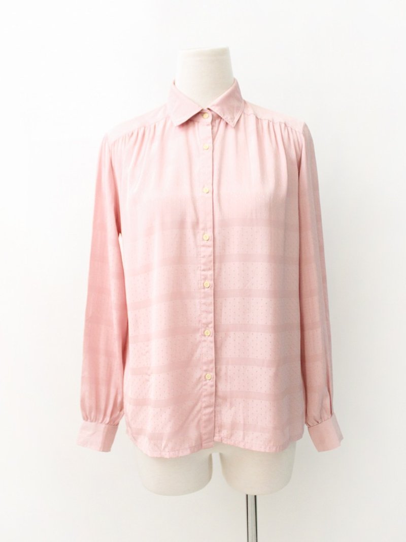 Japanese-made retro plain pink long-sleeved vintage shirt vintage blouse - เสื้อเชิ้ตผู้หญิง - เส้นใยสังเคราะห์ สึชมพู
