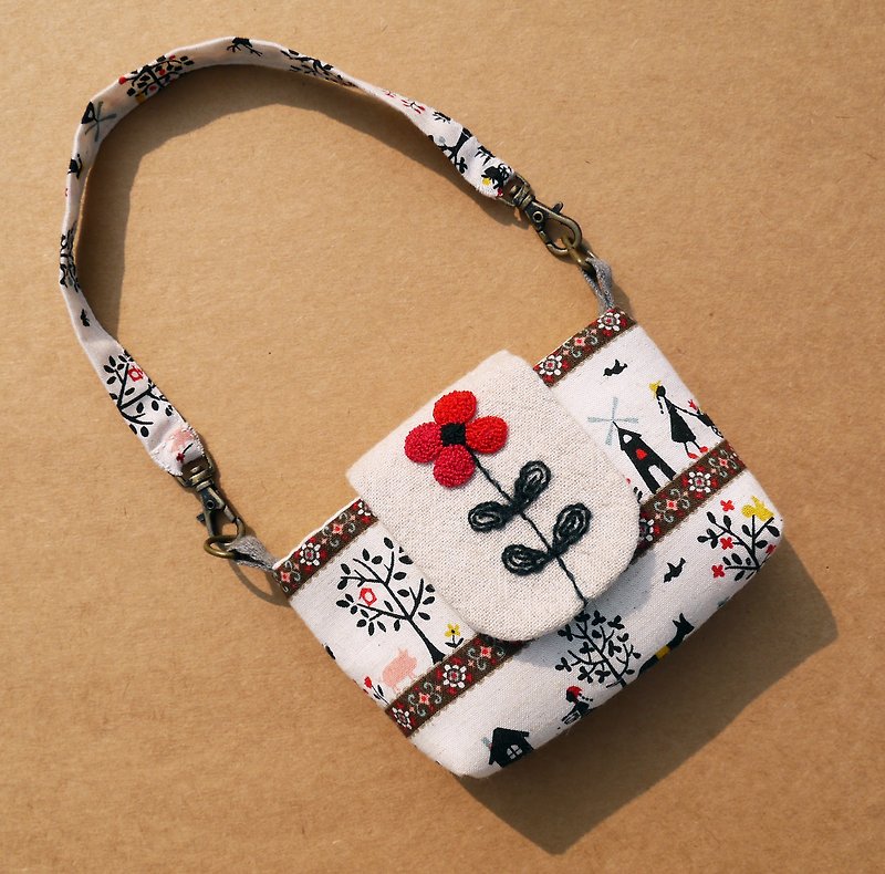 Safflower Russian embroidery camera bag - Camera Bags & Camera Cases - Cotton & Hemp 