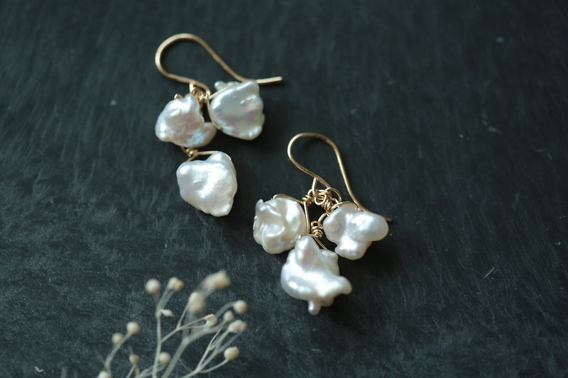 A String of Irregular Pearl Earrings│14KGF Changeable Clip - ต่างหู - ไข่มุก ขาว