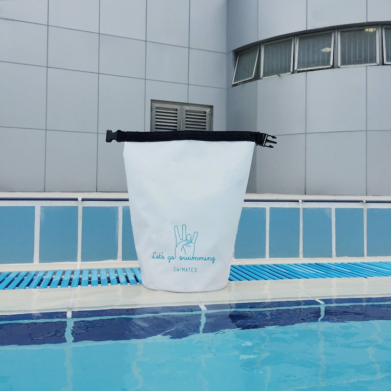 White 5L Waterproof Drybag - อุปกรณ์เสริมกีฬา - พลาสติก ขาว