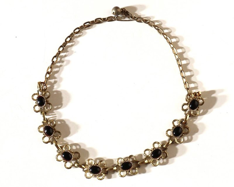 60s vintage black parts short necklace - สร้อยคอ - วัสดุอื่นๆ สีดำ