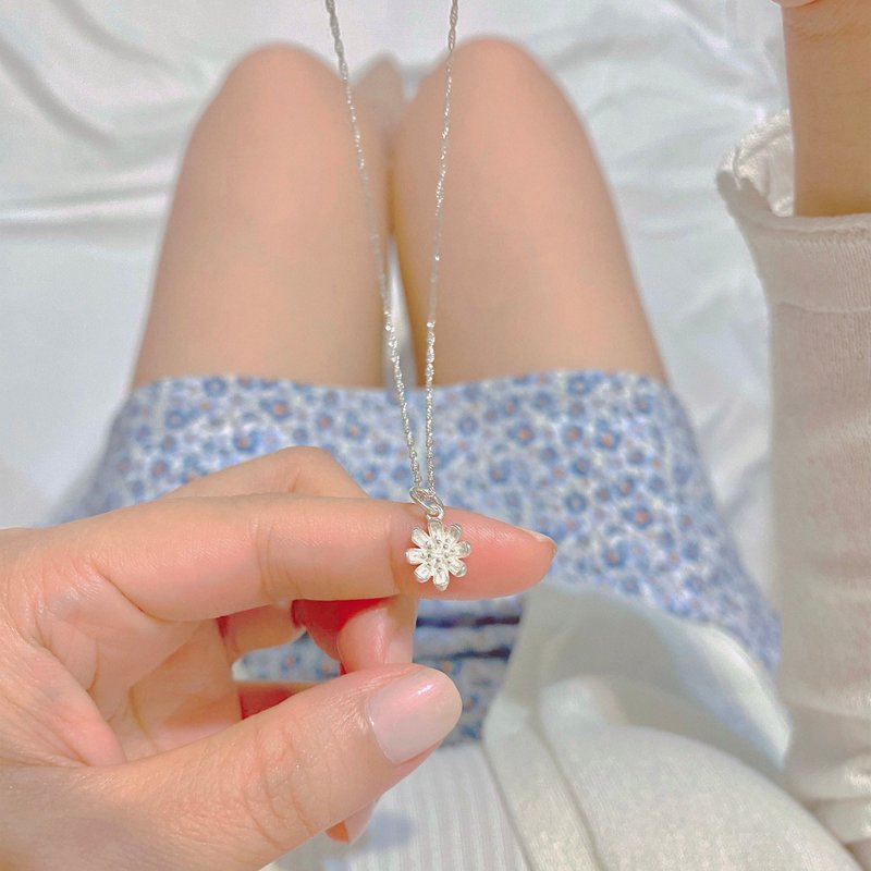 MIH Metalworking Jewelry | 野生の花のように、優しくて温かい - フラワー 925 スターリングシルバー ネックレス - ネックレス - スターリングシルバー シルバー