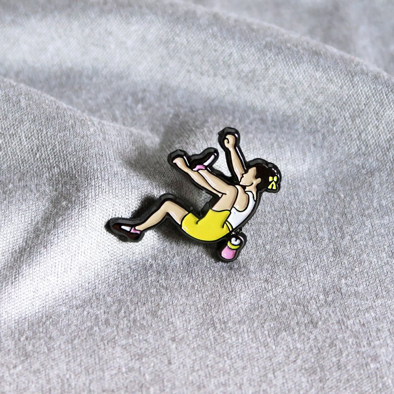 Female Rock Climber Enamel Pin – Gift for Climbers – 攀岩針 – 등반 クライミング - Badges & Pins - Other Metals Multicolor