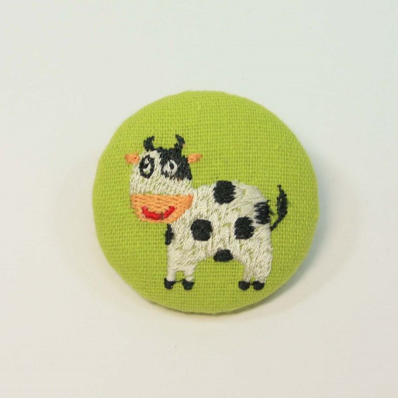 刺繡 5cm中別針09-牛兒 - 胸針 - 棉．麻 綠色