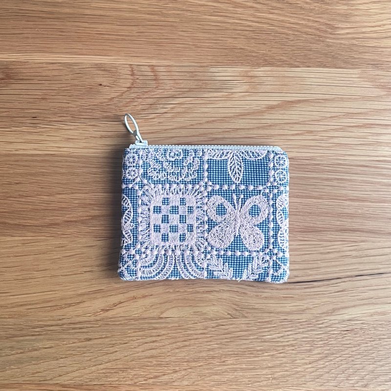 mina perhonen forest tile 人気色　総刺繍　蝶　カード入れ　ミニポーチ - 化妝包/收納袋 - 棉．麻 粉紅色