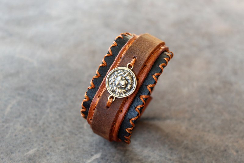Men Lion Zodiac Cuff Bracelet - 手鍊/手環 - 真皮 咖啡色