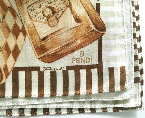 FENDI バッグモチーフ スカーフ FENDI】フェンディのスカーフを購入！銀座の旅【マイナビウーマン取材