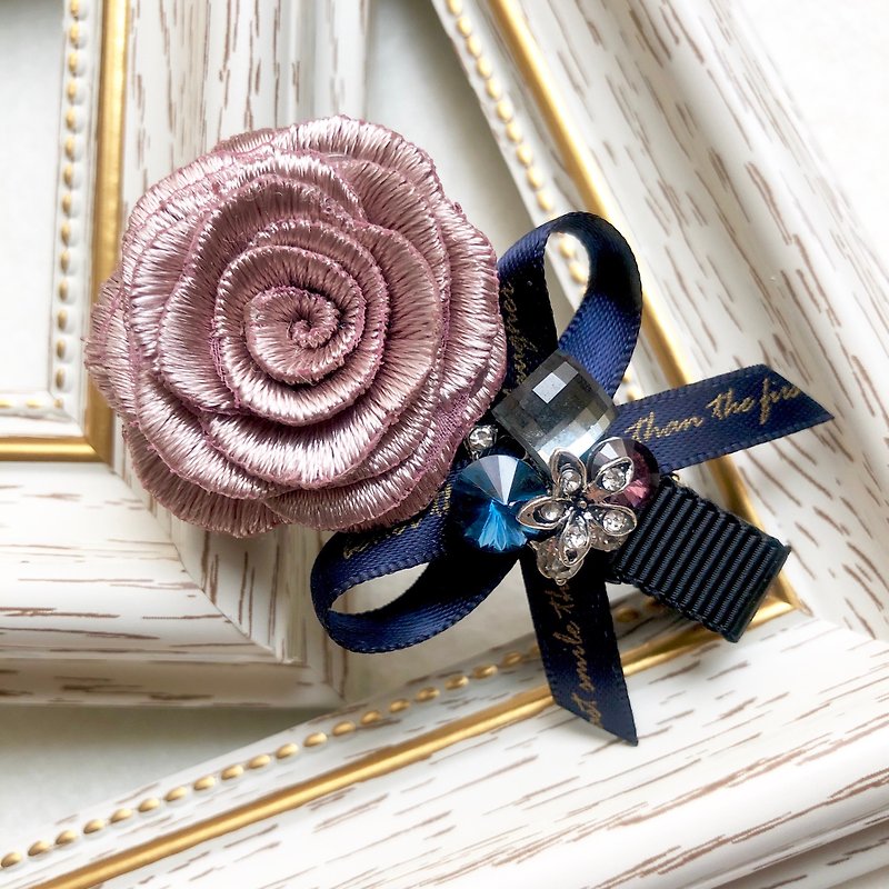 絢爛豪華な絹糸薔薇かんざし・淡いピンク蓮根 - ヘアアクセサリー - その他の素材 ピンク