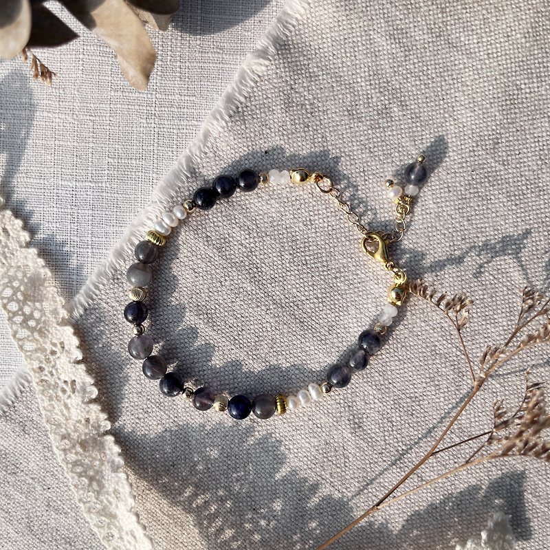 Natural stone bracelet-Winter Night freshwater pearl/cordierite/cordierite bracelet - Bracelets - Crystal Blue