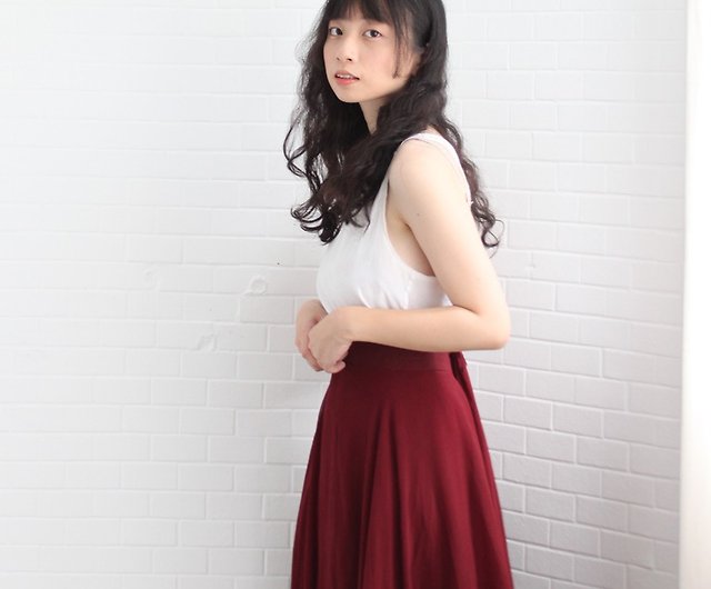 dark red skirt outfit