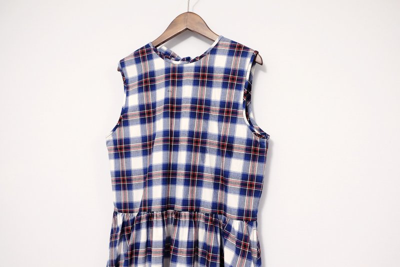 Long vest strappy dress/sapphire blue plaid - ชุดเดรส - ผ้าฝ้าย/ผ้าลินิน หลากหลายสี