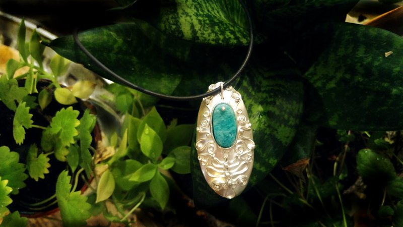 湖之秘語 墜飾 寶石純銀手工項鍊 - 項鍊 - 水晶 綠色