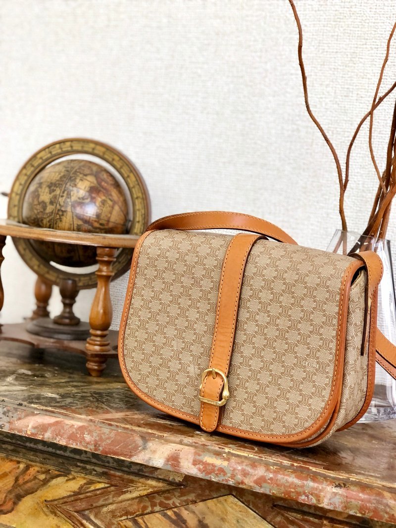 【 日本直送　名牌中古包 】CELINE セリーヌ マカダム フロントベルト フラップ クロスボディ ショルダーバッグ ベージュ vintage vgsu6a - 側背包/斜背包 - 真皮 咖啡色
