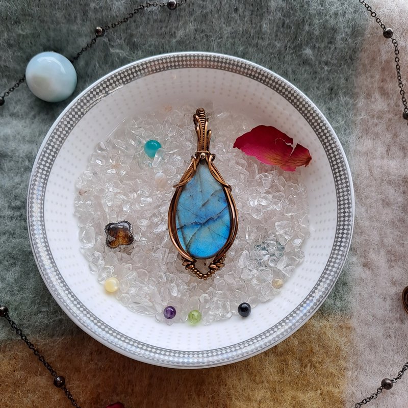 [Shan Mian] Mirror Labradorite Pendant - Necklaces - Semi-Precious Stones Blue