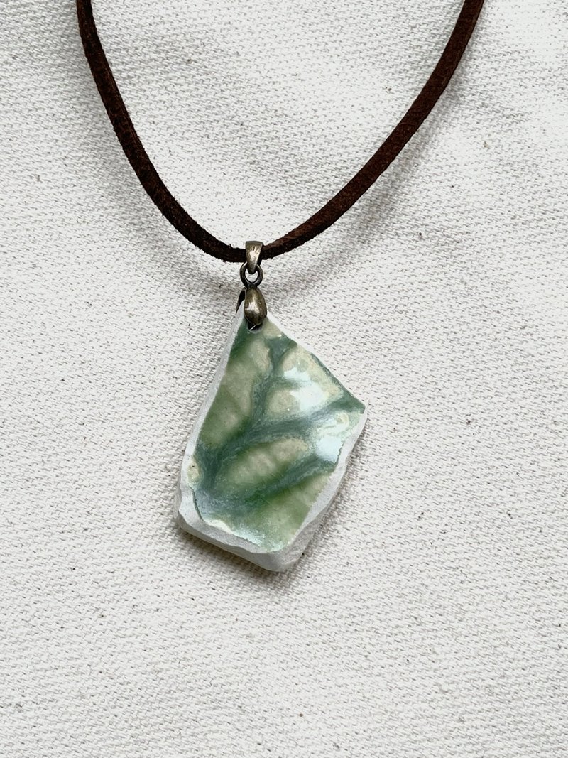 Qianmo | Handmade pottery necklace - Necklaces - Pottery Green