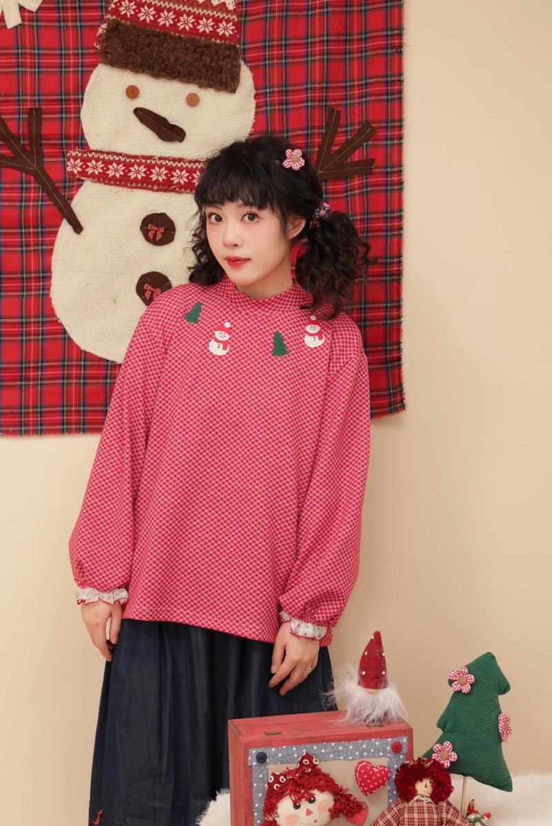 Cute girl snowman Christmas tree bottoming shirt - เสื้อผู้หญิง - วัสดุอื่นๆ สีแดง