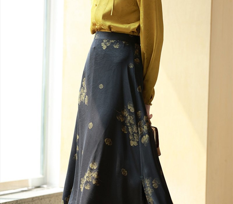 New Chinese style Chinese style printed A-line smart and elegant acetate long skirt - กระโปรง - วัสดุอื่นๆ สีดำ