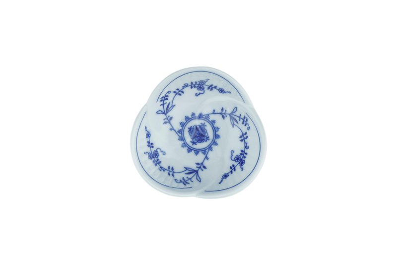 Kulunlov Castle fresh flower-shaped plate-8CM / wedding gift / Christmas gift box - Small Plates & Saucers - Porcelain White