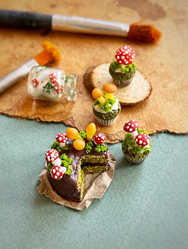 A miniature set with sweets decorated in the form of fly agarics - 公仔/玩偶 - 其他材質 多色