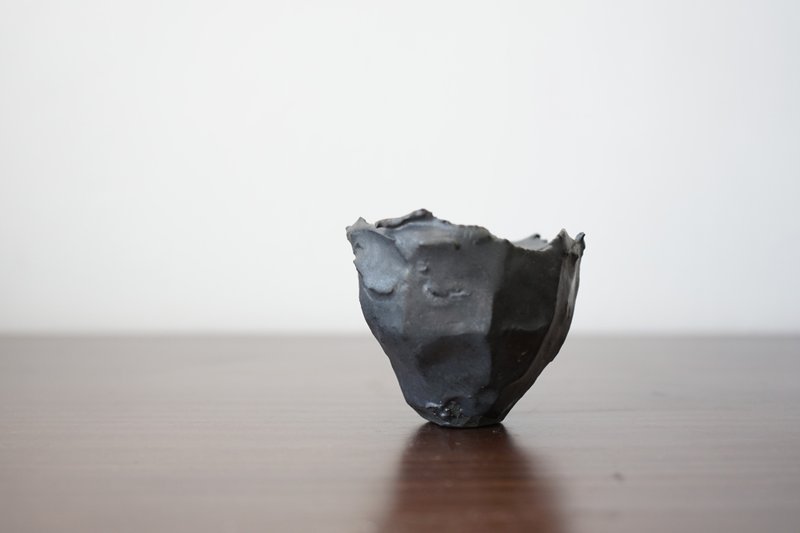 陶瓷鐵質感黑色米色花盆 啞面植木缽 (直徑6cm 高度5.5cm) - 花瓶/花器 - 瓷 黑色
