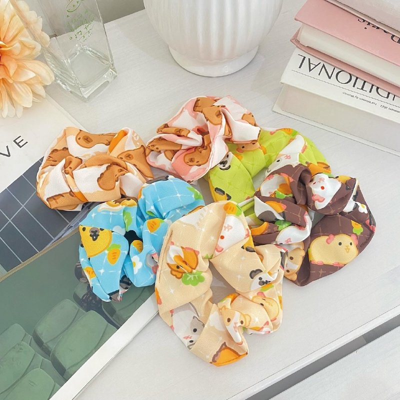 Guinea Pig Walking Series Scrunchie - เครื่องประดับผม - วัสดุอื่นๆ 