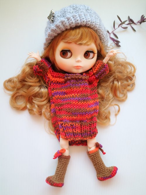 Argin手作工坊 手工編織小布娃娃Blythe六分娃服飾組含毛帽長版線衫長靴小內褲