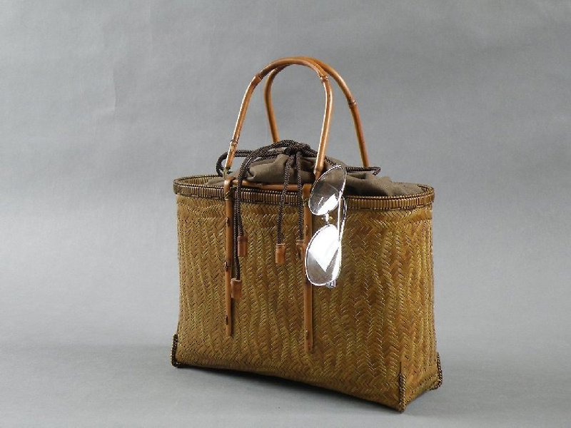Bamboo basket bag Basket bag Amiyo knitting Wave Amiyo Drawstring purse - Handbags & Totes - Bamboo Brown