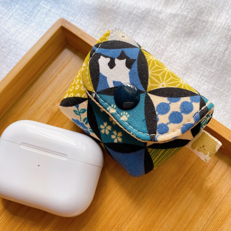 Airpods Case Airpods Pro 耳機套 耳機保護套 綠色日系禮服貓款 - AirPods/耳機保護套 - 棉．麻 