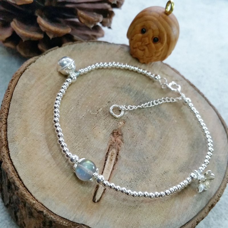 拉長石配以一顆純銀鈴鐺和純銀花 純銀手鍊 Labradorite , silver bell and flower bracelet - 手鍊/手環 - 寶石 藍色