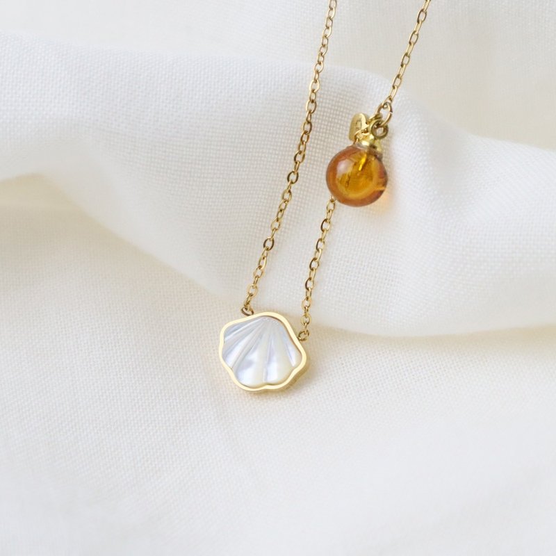 [ScentMûes] Natural mother-of-pearl diffuser necklace - ocean shell style (with velvet bag) - สร้อยคอ - เปลือกหอย 