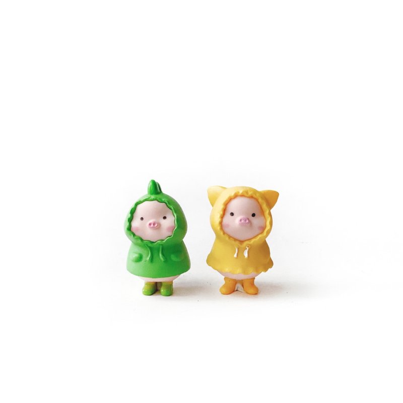 (Pre-order) Potted Plant Decoration Pig Two-piece Set-Dinosaur Pig + Yellow Raincoat Pig Micro Landscape Decoration - Items for Display - Resin Yellow