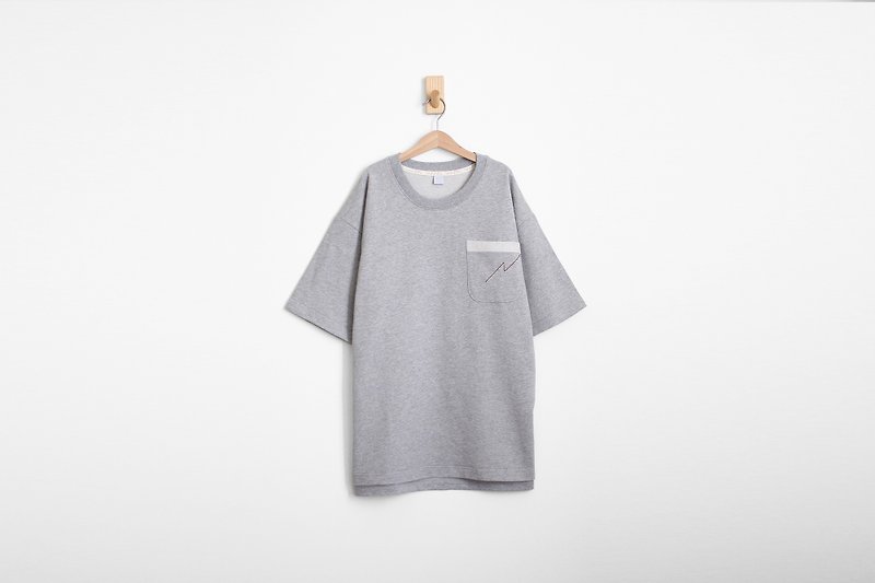 Ash Fork styled version of Linen thick plain lightning loose pocket Tee off at the shoulder - Women's T-Shirts - Cotton & Hemp Gray