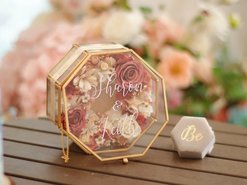 【結婚禮物】八邊形結婚對戒盒 求婚戒指盒 燙金 不凋花盒 - 擺飾/家飾品 - 其他材質 紅色