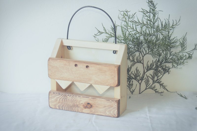 Peace of mind for Christmas [Mr. Dinosaur] Open/Multifunctional Storage Box for Drying Bouquets - กล่องเก็บของ - ไม้ สีกากี