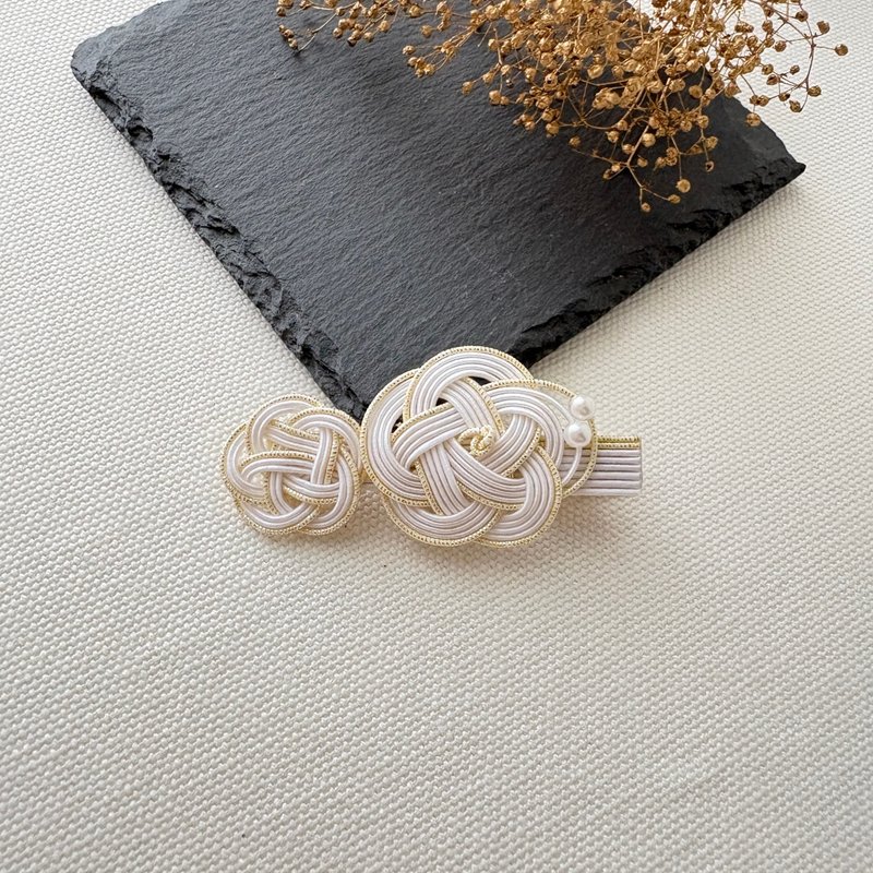 Mizuhiki / White / Ume-musubi Hairpin / Pure with Pearls / Easy Clip-On Attachment - เครื่องประดับผม - ผ้าไหม ขาว