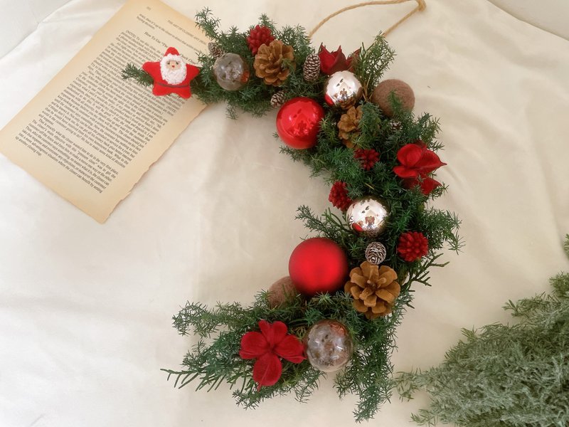 Christmas wreath/Eternal wreath/Christmas decoration/Christmas gift/Moon wreath/Ready stock/Iwa handmade - Wall Décor - Plants & Flowers Red