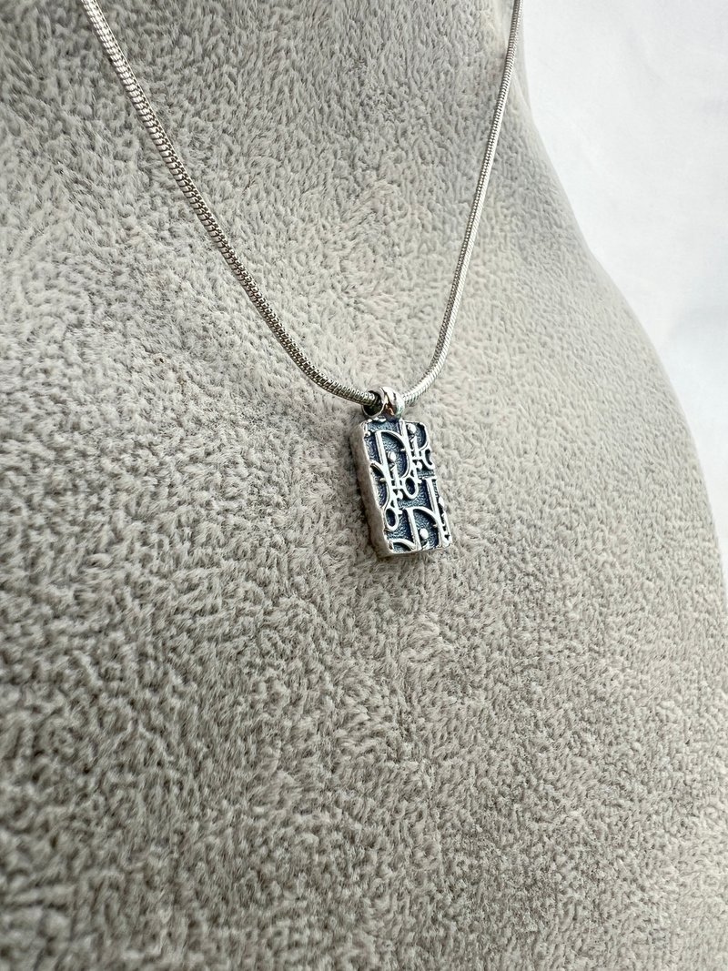 Dior silver water diamond pink blue Dior logo brand pendant snake bone choker necklace Japanese medieval - Necklaces - Other Materials Silver