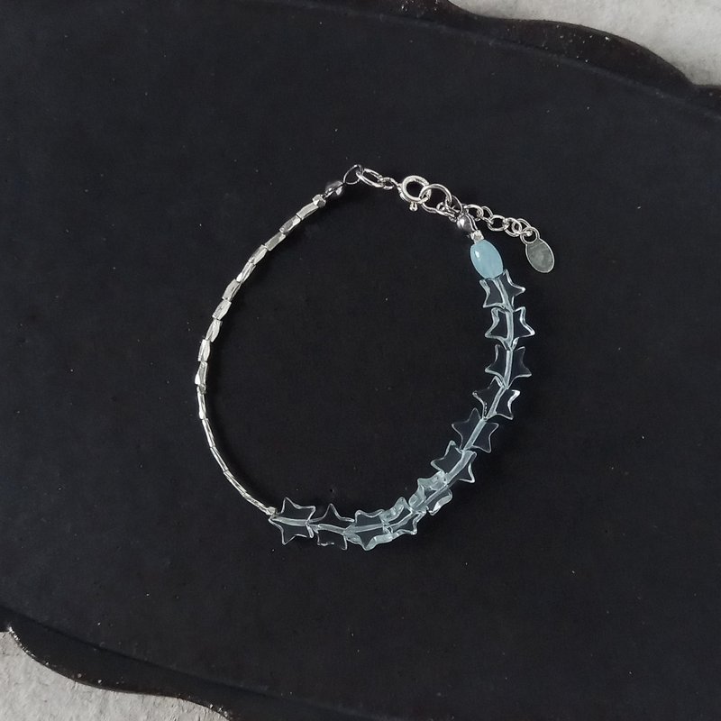 Aquamarine star, Karen Silver armlet/bracelet - สร้อยข้อมือ - เงิน สีเงิน