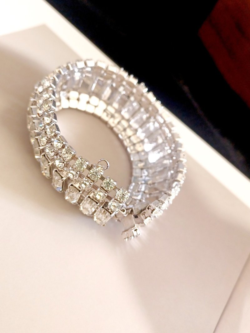 vintage jewelry 典雅炫麗滿鑲萊茵鑽 手環 - 手鍊/手環 - 其他金屬 