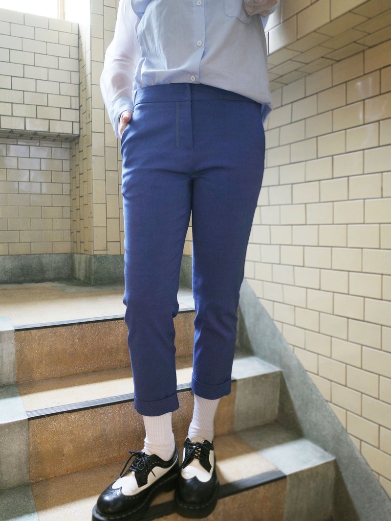 UUIN _ Sky blue straight leg nine-point pants - กางเกงขายาว - ผ้าไหม สีน้ำเงิน