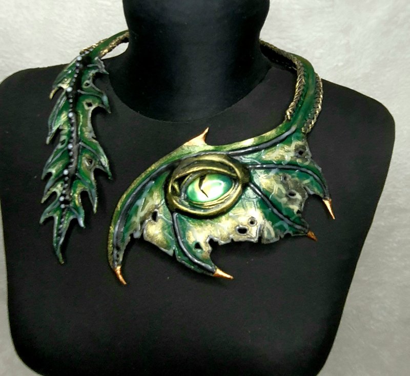 Dragon eye necklace,magic amulet,leather necklace,dungeons and dragons,cosplay - Necklaces - Genuine Leather Green