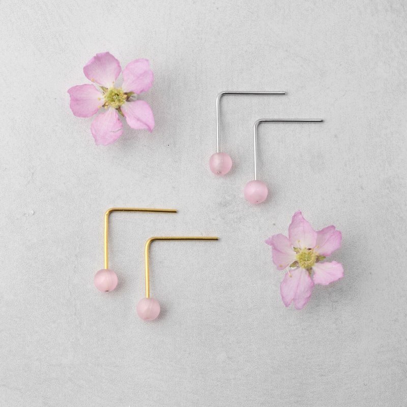 Cherry Blossom Cat's Eye Pin Earrings Simple Surgical Stainless Stainless Steel Invitation Birthday Gift - ต่างหู - เครื่องเพชรพลอย สึชมพู