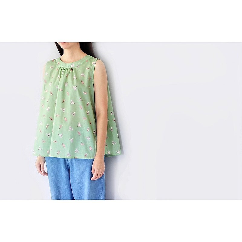 Sleeveless shirt, loose fit, can be worn on both sides. - Women's Tops - Cotton & Hemp Green