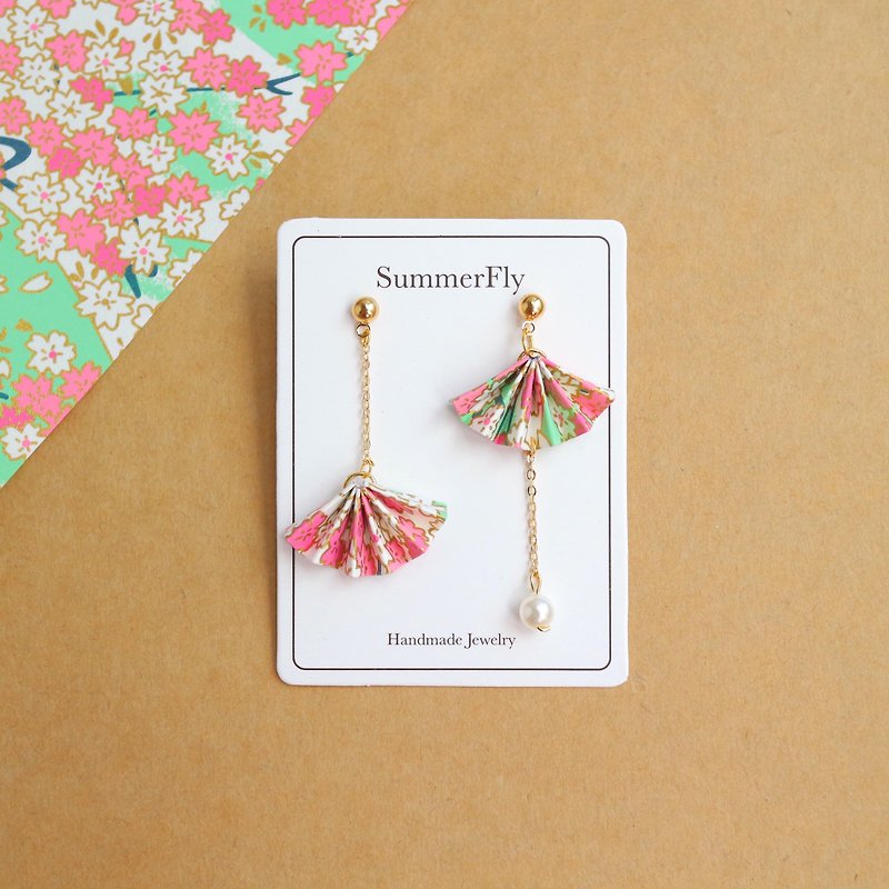 Origami folding fan blessing pink green cherry blossoms Asymmetry drop earring - Earrings & Clip-ons - Paper Pink