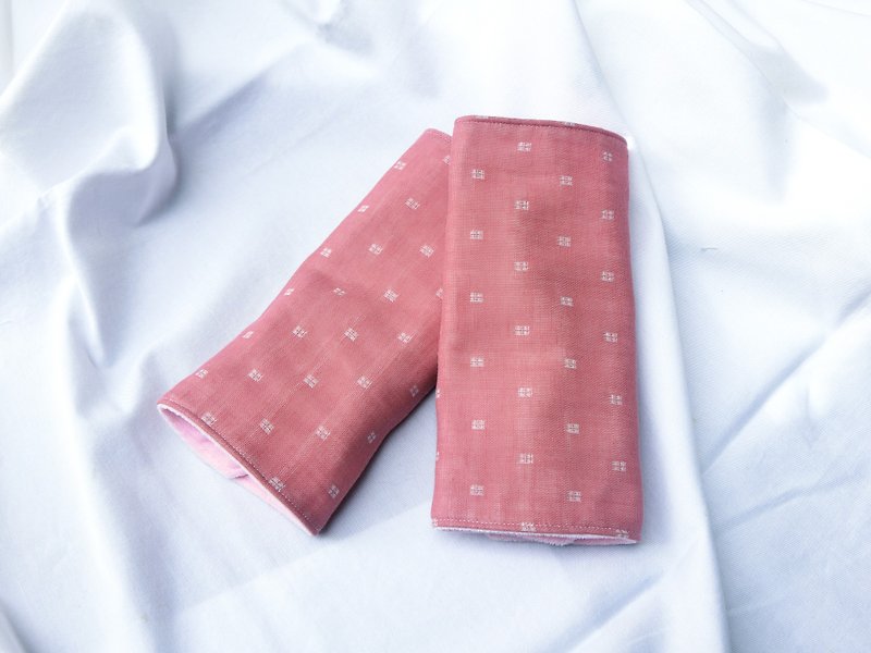 Japanese quadruple yarn pink pane-back towel saliva towel - Bibs - Cotton & Hemp Pink