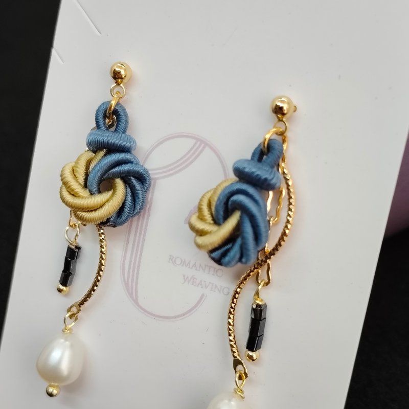 Wire braided knot art earrings/mandala knot - ต่างหู - ไฟเบอร์อื่นๆ 