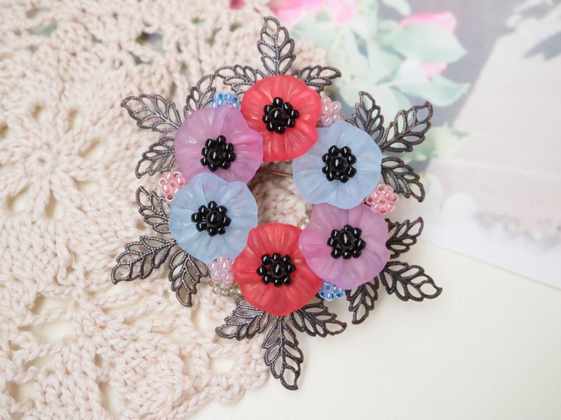 Colorful Anemone Flower Wreath Brooch - Vintage Style Handmade Accessory - Brooches - Glass Multicolor