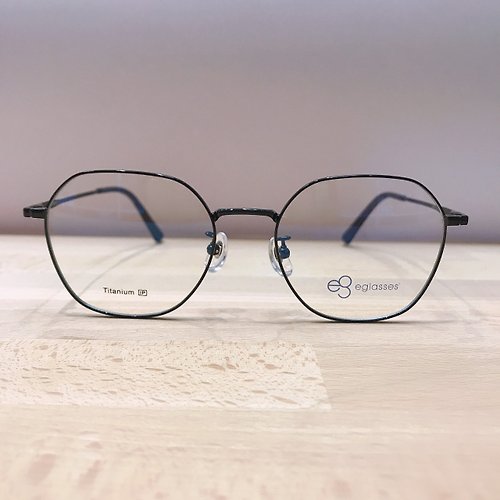 EGlasses。眼鏡物語 站內最高等級UV420濾藍光0度眼鏡│18K鈦│多邊亮黑方款HT16