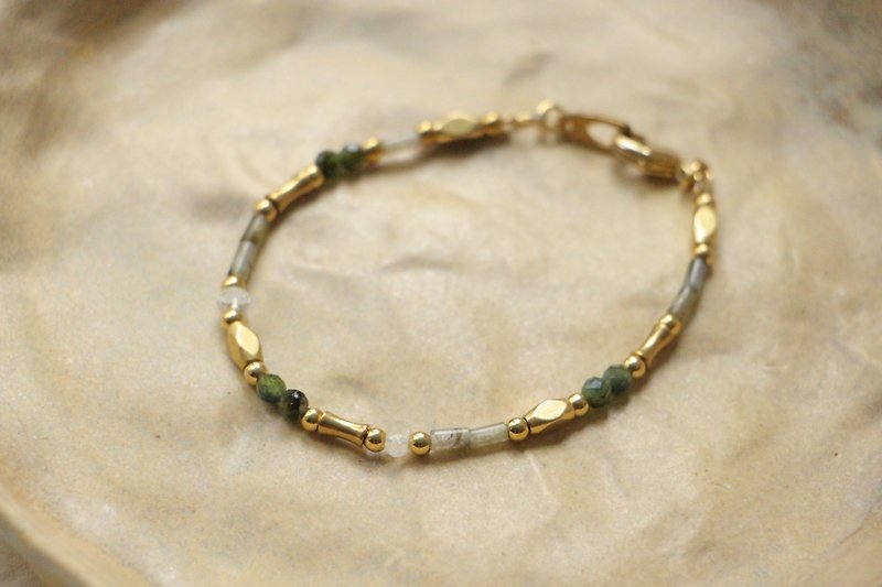 Moments Midnight Memories Beaded Bracelet in Bronze and Green - Bracelets - Copper & Brass 