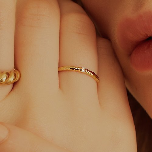 CRéAM 【CReAM】Dottie簡約紋理亮鑽銅鍍18K金色女戒指
